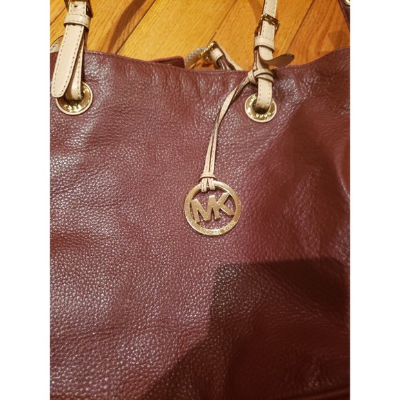 Michael Kors Jet Set Claret Pebbled Leather Pebble Tote NWOT - Picture 7 of 7